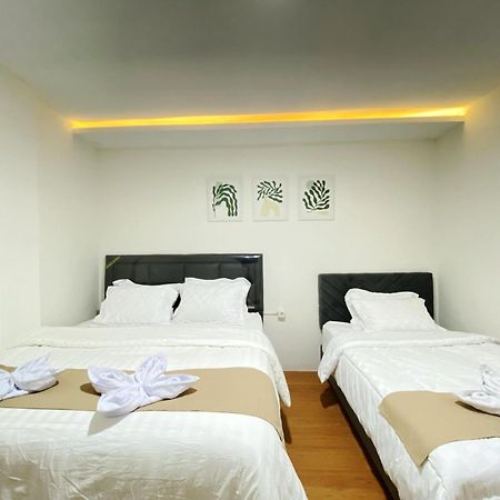 Double D Guesthouse Syariah ブキティンギ エクステリア 写真