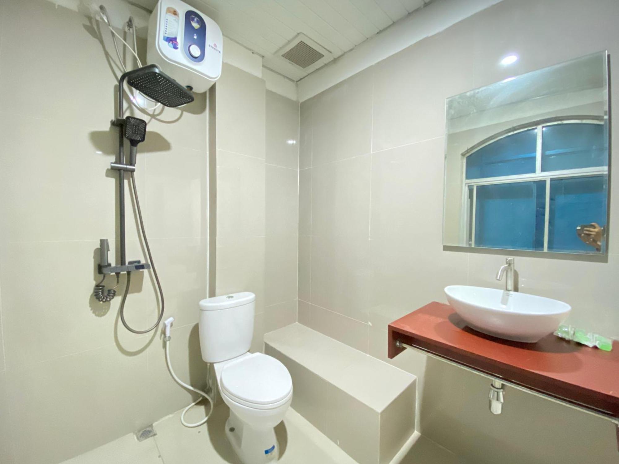 Double D Guesthouse Syariah ブキティンギ エクステリア 写真