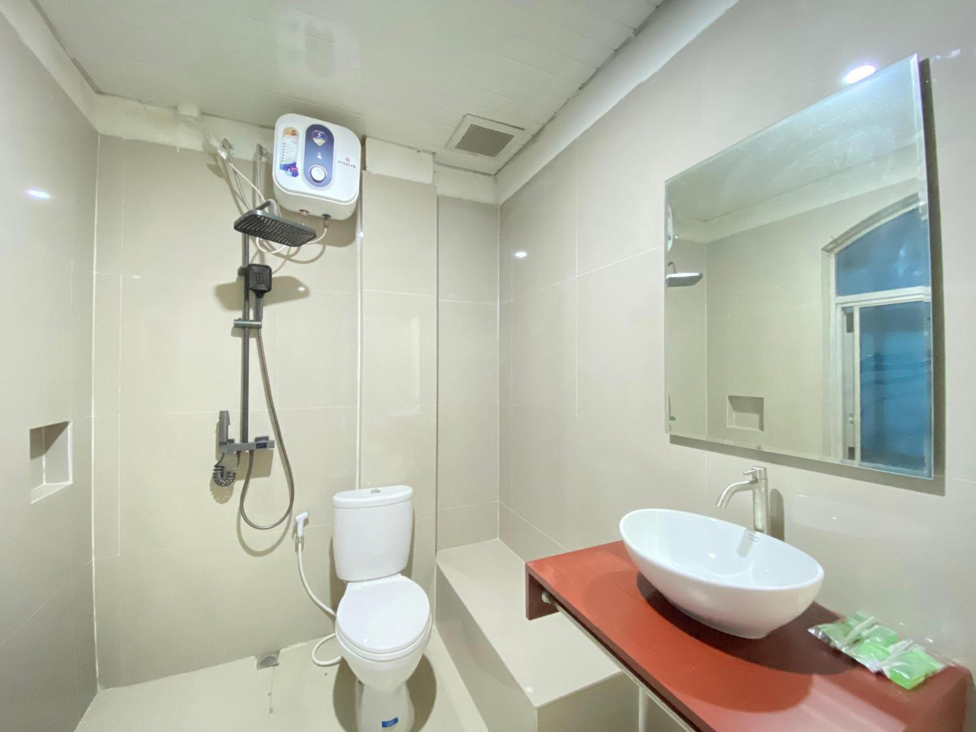 Double D Guesthouse Syariah ブキティンギ エクステリア 写真