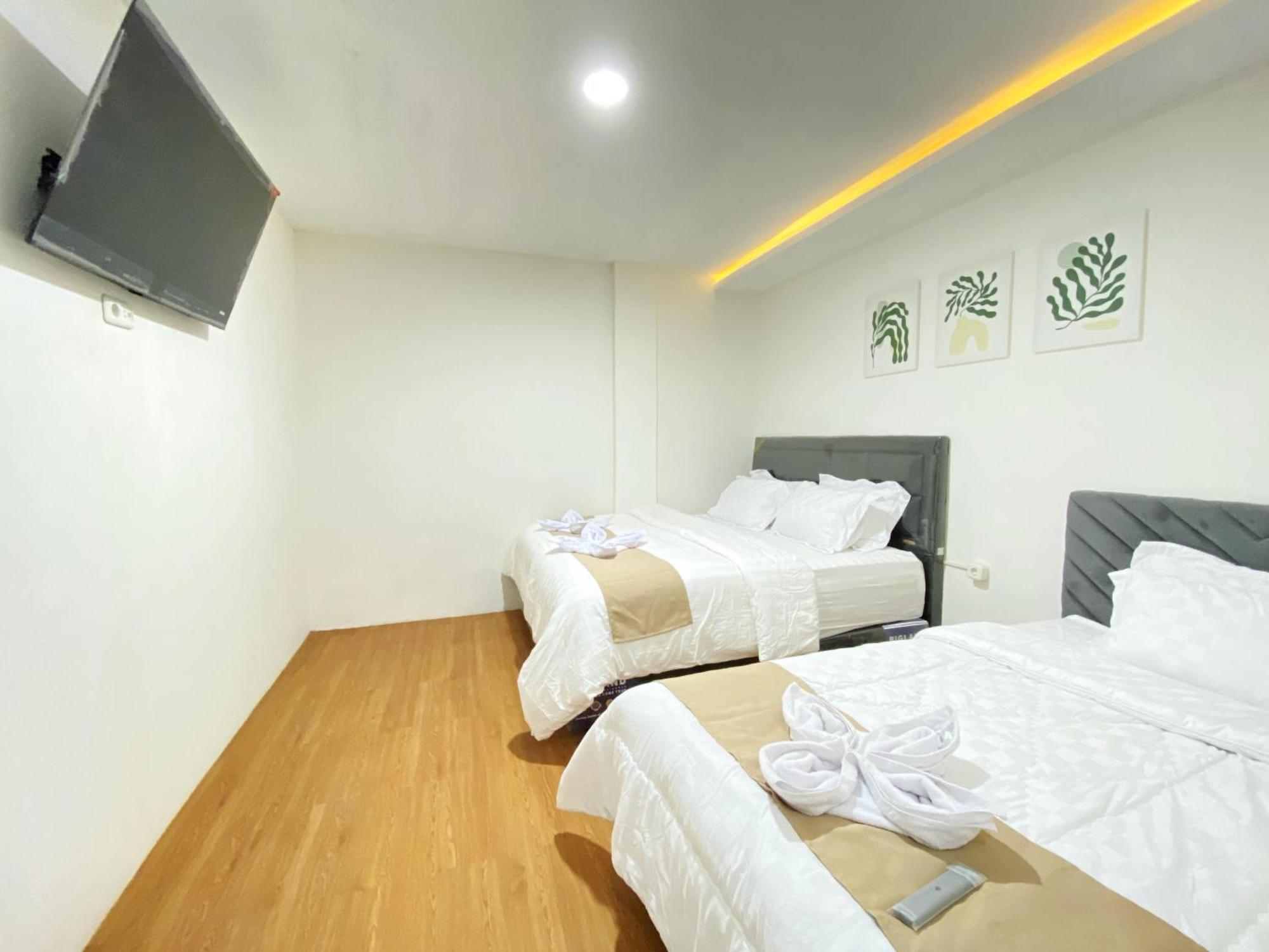 Double D Guesthouse Syariah ブキティンギ エクステリア 写真