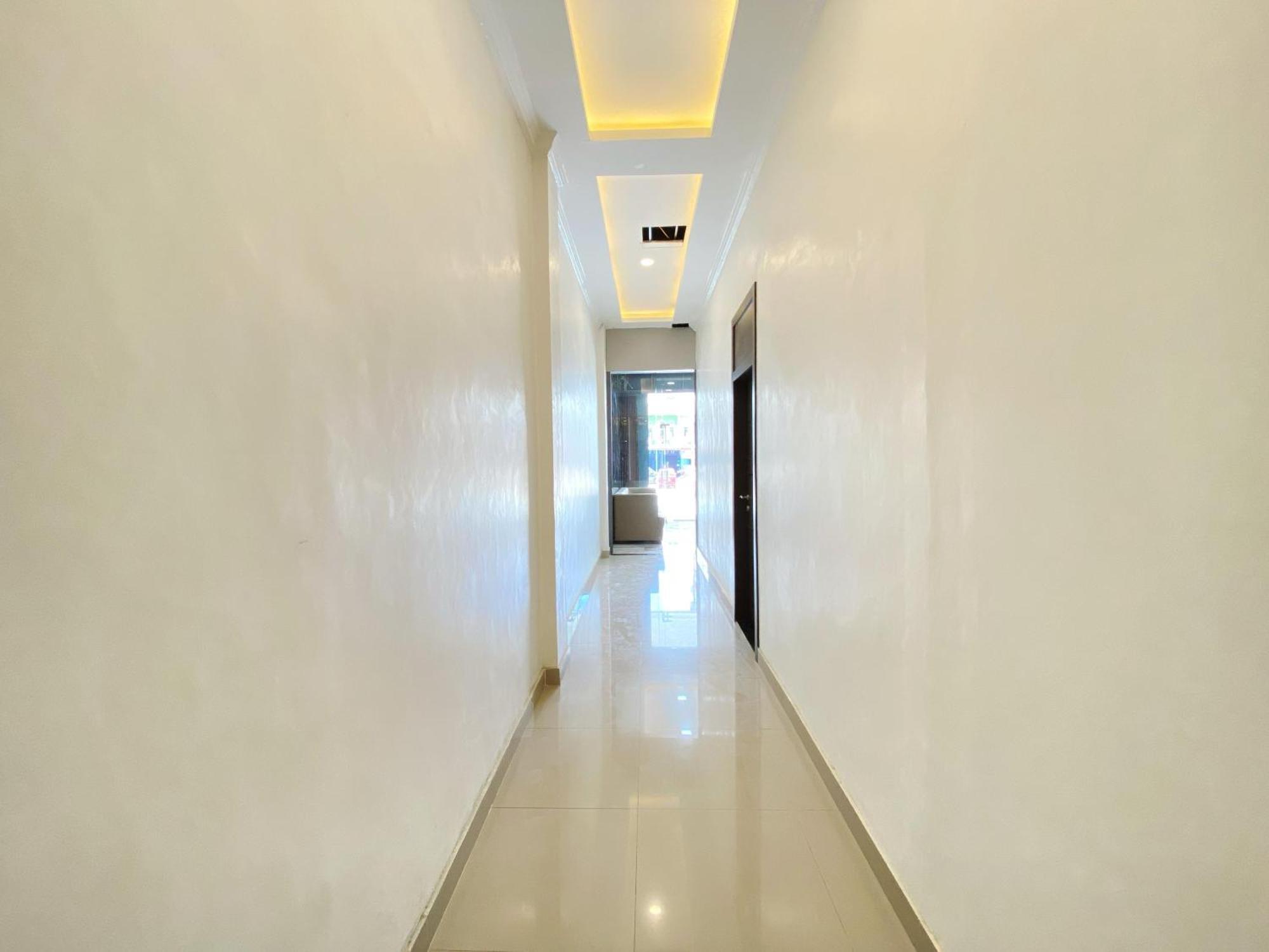 Double D Guesthouse Syariah ブキティンギ エクステリア 写真