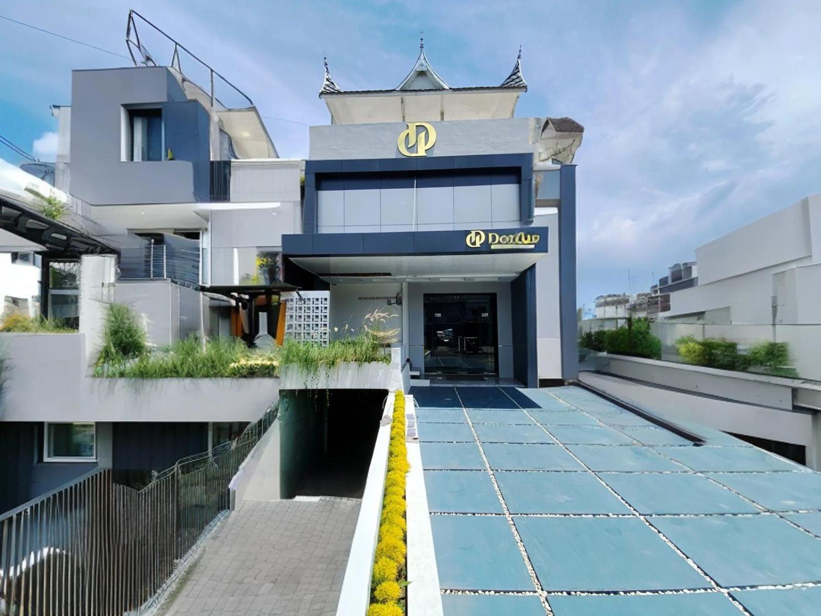Double D Guesthouse Syariah ブキティンギ エクステリア 写真