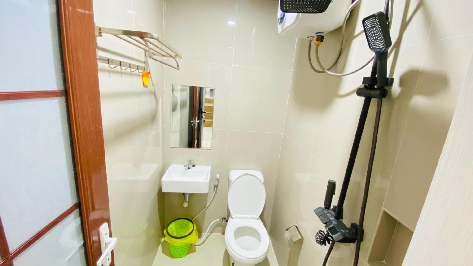 Double D Guesthouse Syariah ブキティンギ エクステリア 写真